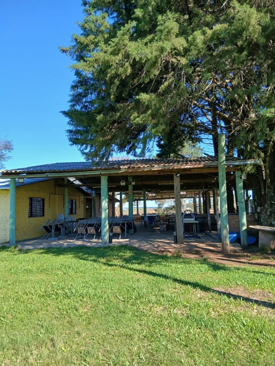 Área coberta preparada para receber eventos
